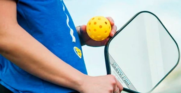How Does a Pickleball Game Start?